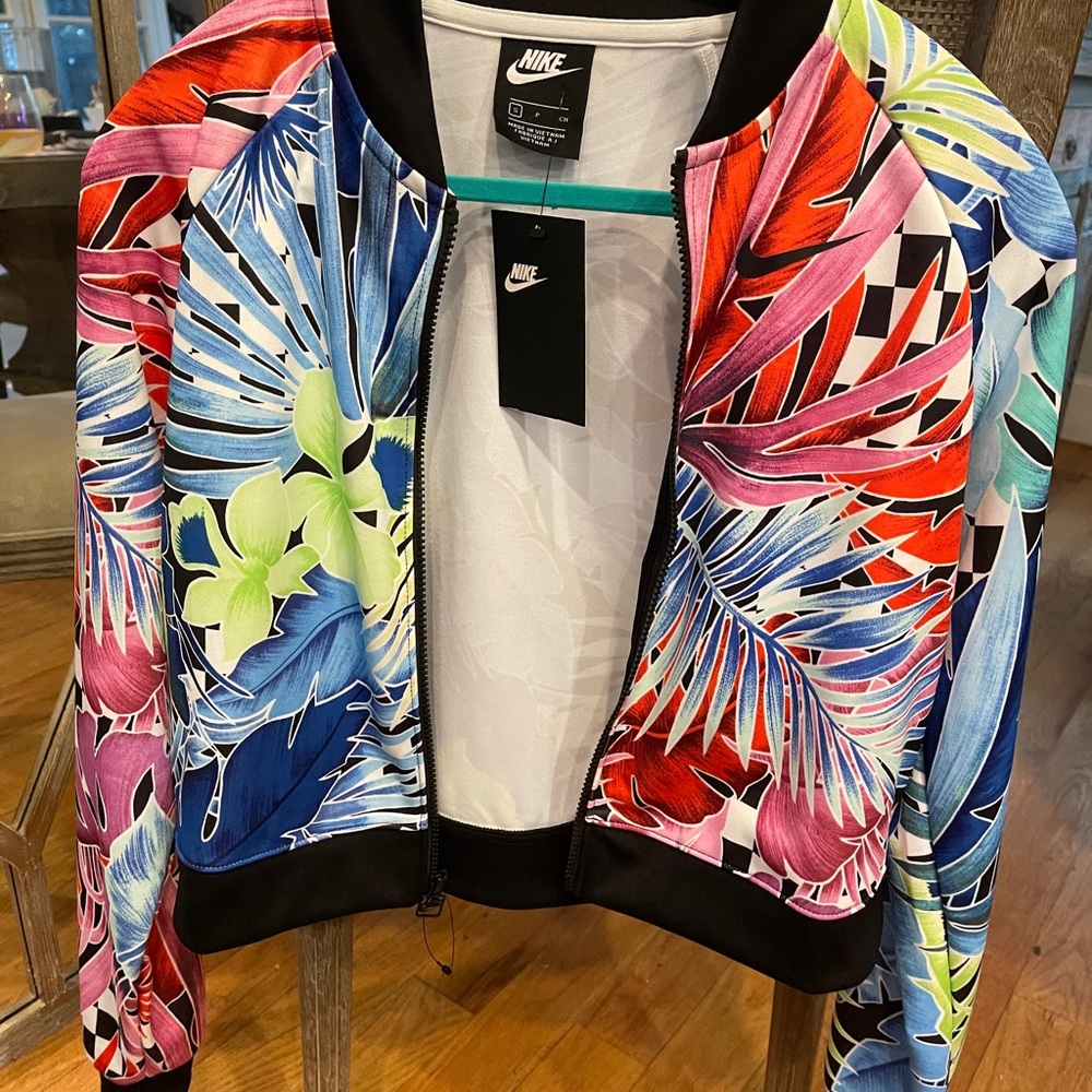 😻NIKE NWT Tropical Print Lightweight Crop Jacket - Picture 5 of 6